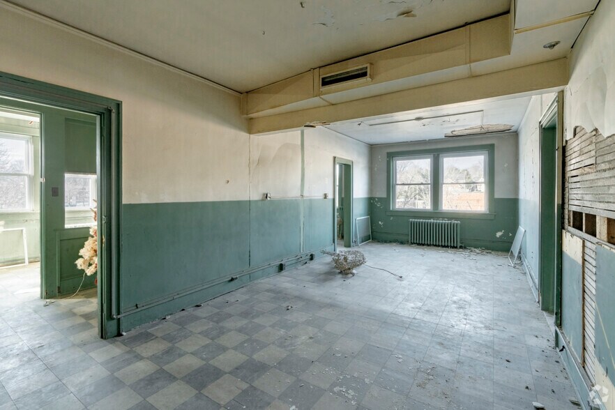 More Photos Of 131 S Main St, Mount Holly Loft Creative Space For Sale