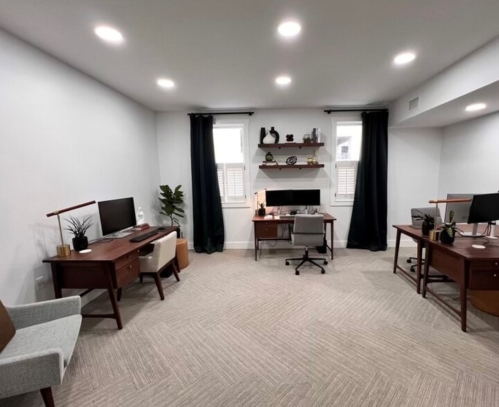 More Photos Of 301 W York St, Savannah Office For Sale