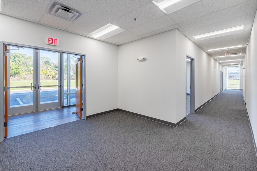 More Photos Of 100 Guilford College Rd, Greensboro Distribution For Lease