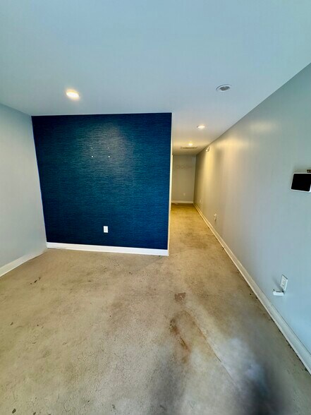 More Photos Of 6190 Old Mendenhall Rd, High Point Warehouse For Lease