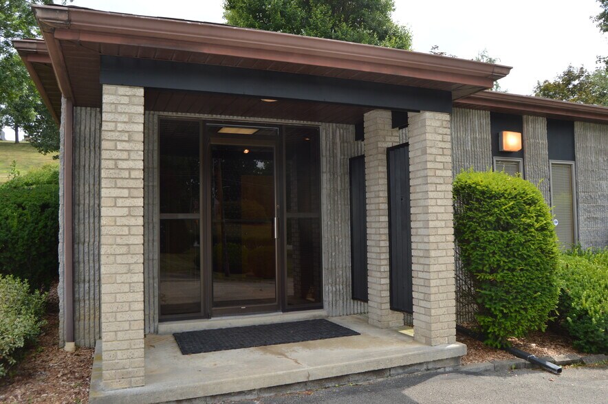 More Photos Of 603 1st Street Ext, Apollo Medical For Sale