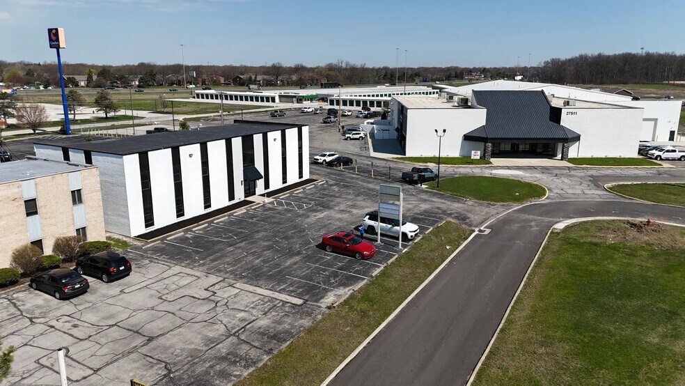 More Photos Of 27493 Holiday Ln, Perrysburg Office For Lease