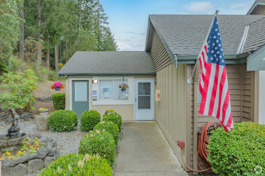 More Photos Of 9896 Enterprise Ln NW, Silverdale Apartments For Sale