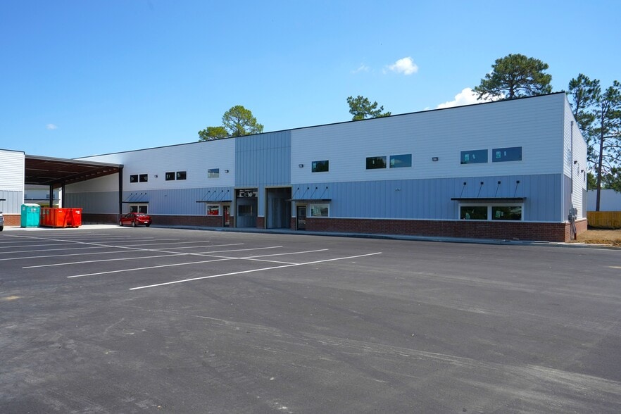 More Photos Of 8120 Windsor Hill Blvd, North Charleston Light Distribution For Lease