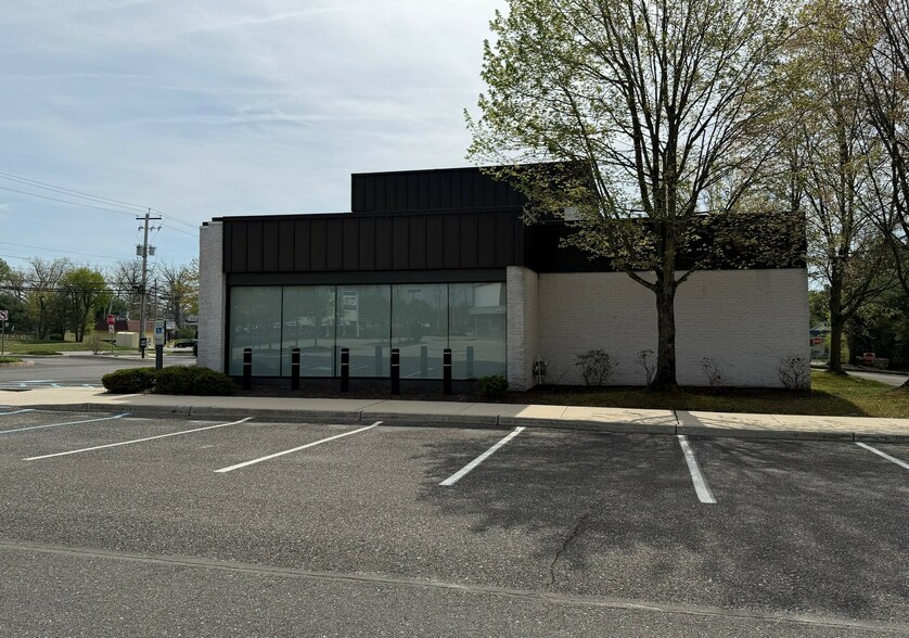 More Photos Of 385 White Horse Pike, Atco Bank For Lease