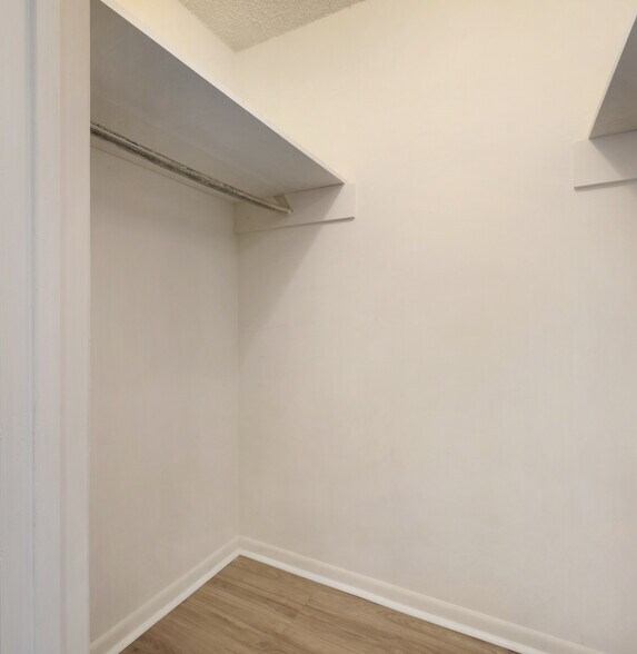 More Photos Of 1012-1032 Hickory Hill Ln, Hermitage Apartments For Sale