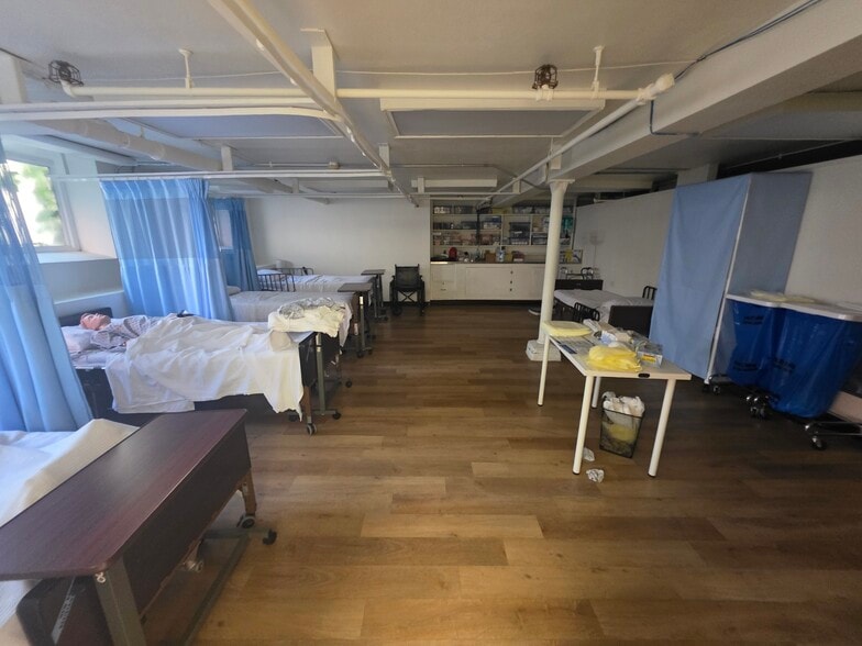 More Photos Of 1232 W Thorndale Ave, Chicago Schools For Sale