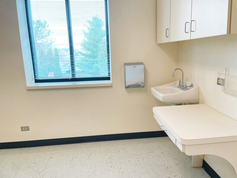 More Photos Of 1170 E Belvidere Rd, Grayslake Medical For Lease