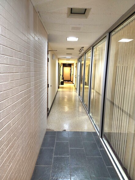 More Photos Of 1189 Breedlove St, Memphis Office For Sale