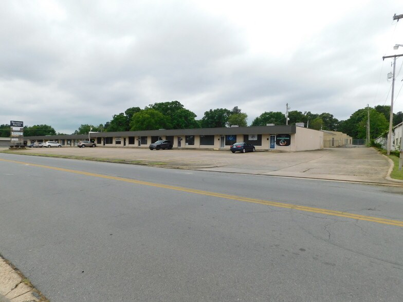 Primary Photo Of 5600 Patterson Rd, Little Rock Office For Sale