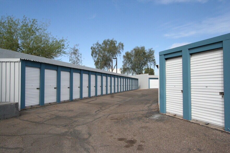 More Photos Of 3501 E Van Buren St, Phoenix Self Storage For Sale