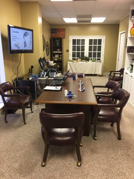 More Photos Of 4848 Getwell Rd, Memphis Warehouse For Sale