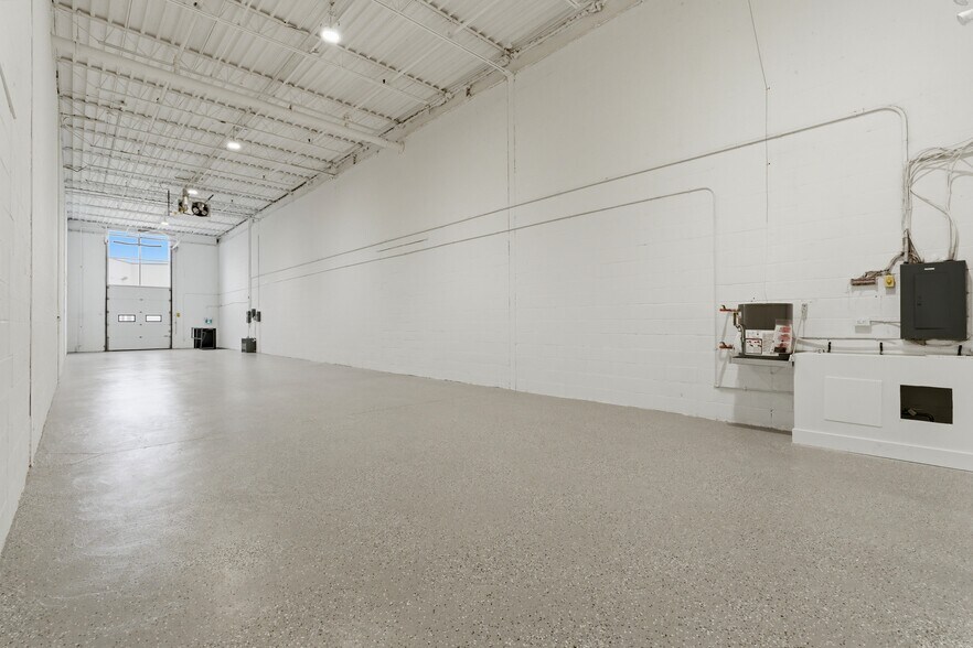 More Photos Of 397 Humberline Dr, Toronto Warehouse For Sale