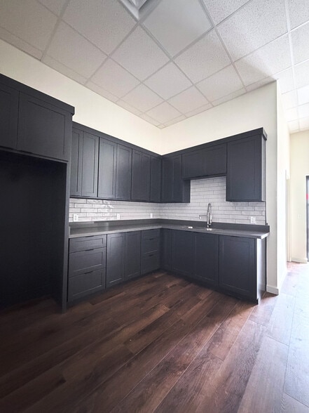 More Photos Of 4217 Pecan Blvd, McAllen General Retail For Lease