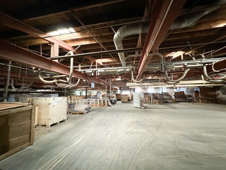 More Photos Of 120 11th St NW, Hickory Warehouse For Sale