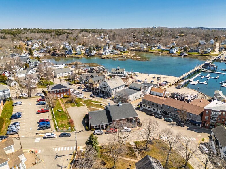 More Photos Of 4 Townsend Ave, Boothbay Harbor Freestanding For Sale
