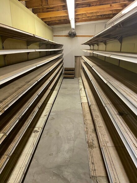 More Photos Of 1186 Center St, Riverside Industrial For Lease