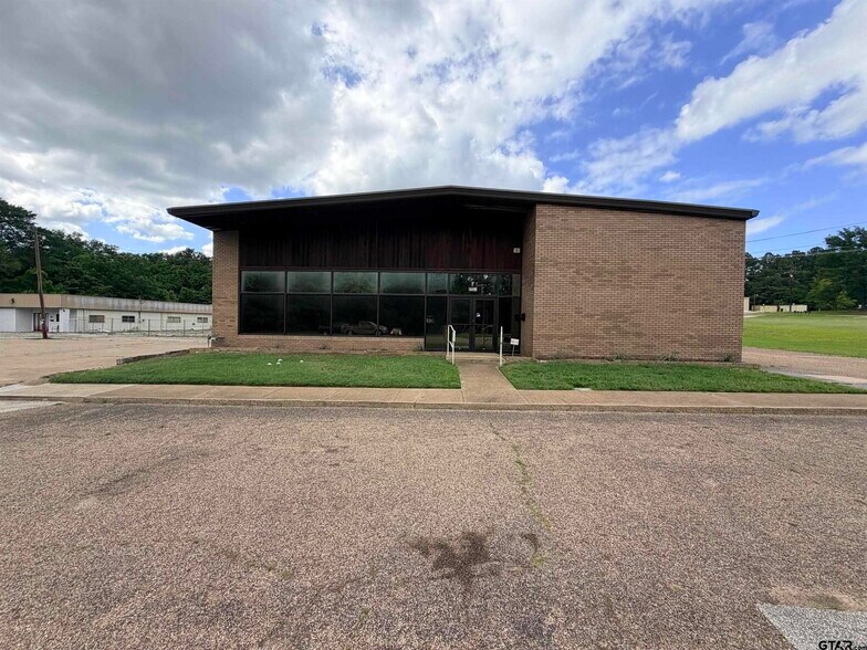 Primary Photo Of 2100 E Front St, Tyler Light Manufacturing For Lease