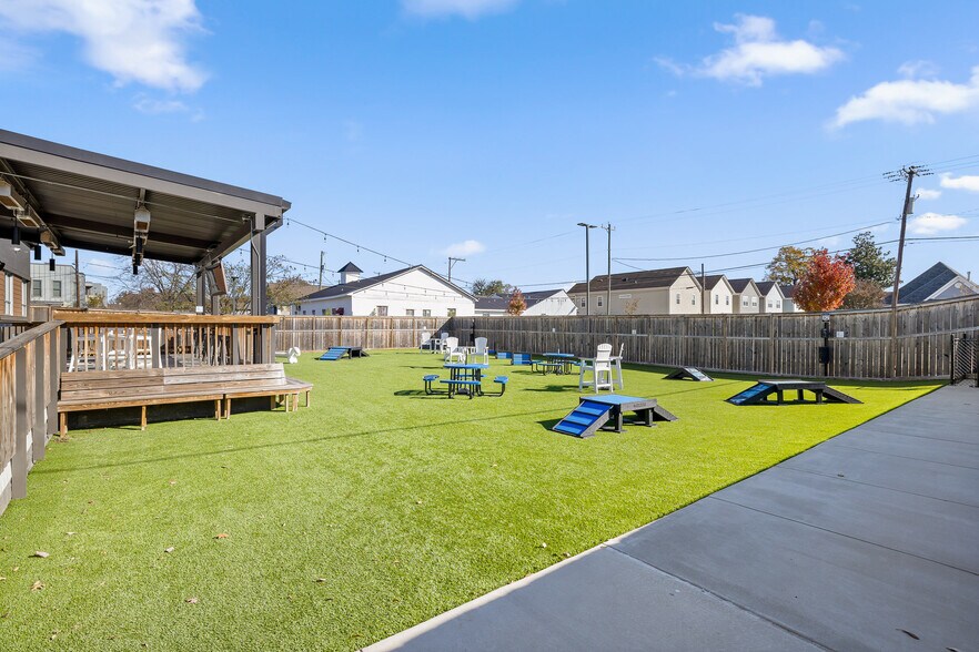 More Photos Of 255 W 20th St, Chattanooga Office For Sale