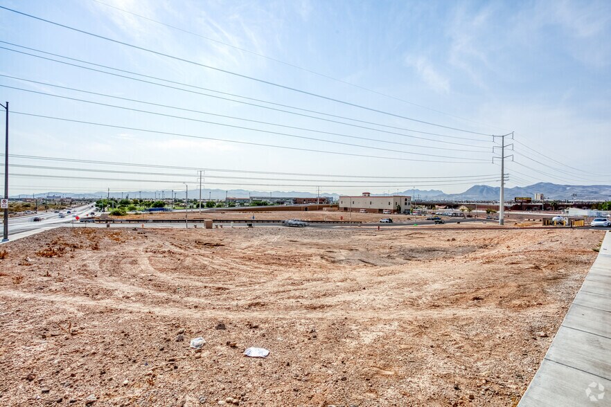 More Photos Of 5799 Russell Rd, Henderson Restaurant For Lease