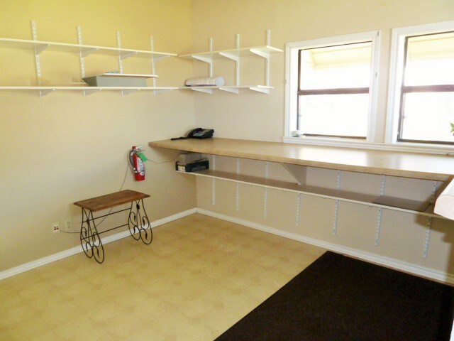 More Photos Of 207 Laurence Dr, Heath Office For Lease