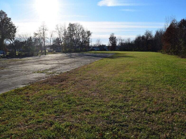 More Photos Of 600 S Camp Ave, Olney Warehouse For Sale