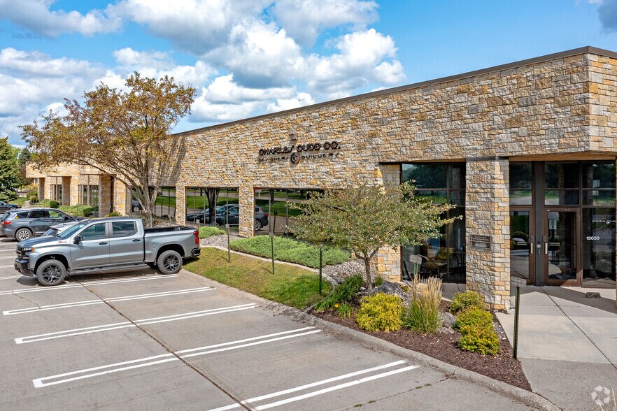 More Photos Of 15000-15100 N 23rd Ave, Plymouth Research And Development For Lease