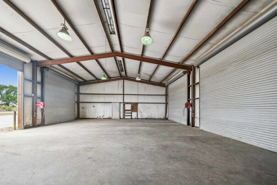 More Photos Of 8400 S US Highway 79, Palestine Office Residential For Sale