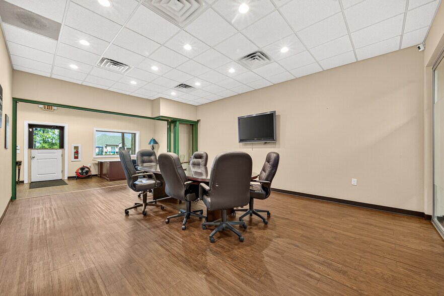 More Photos Of 214 N Loop 336 E, Conroe Office For Sale