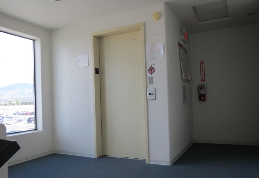 More Photos Of 1306 E Calvada Blvd, Pahrump Office Residential For Lease