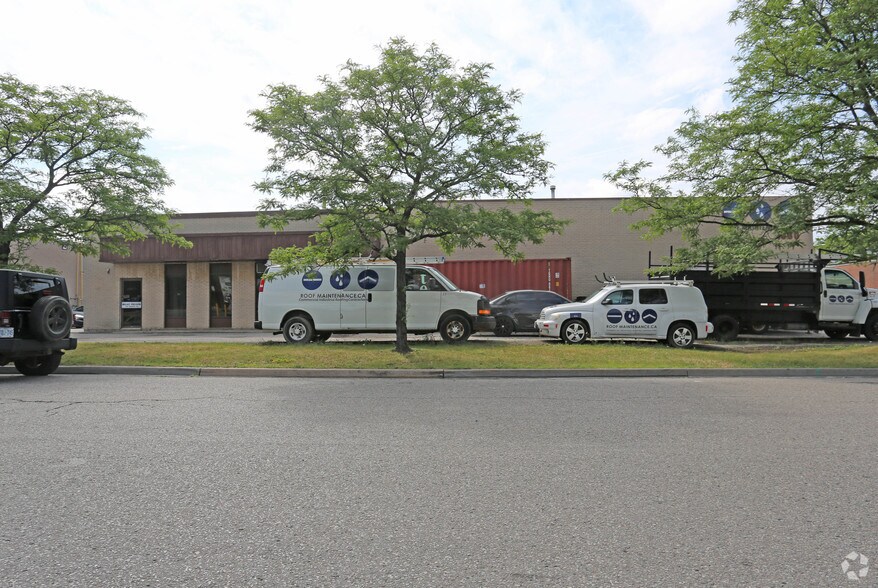 More Photos Of 1630 Sismet Rd, Mississauga Manufacturing For Lease