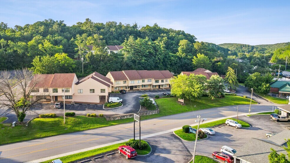 More Photos Of 159-167 Belle Forest Cir, Nashville Office For Lease