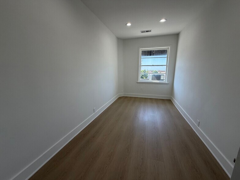 More Photos Of 8947-8969 W Sunset Blvd, West Hollywood Office Residential For Lease