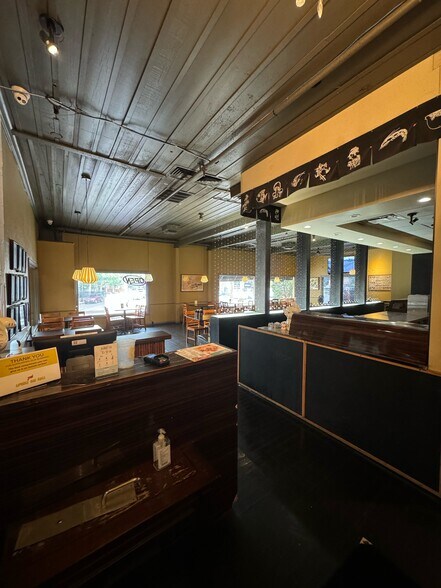 More Photos Of 2719 McKinney Ave, Dallas Restaurant For Lease