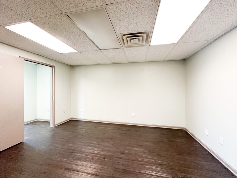 More Photos Of 3809 Sullivan St, Madison Medical For Lease