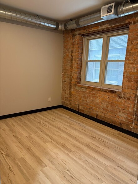 More Photos Of 30 E Philadelphia St, Detroit Apartments For Sale