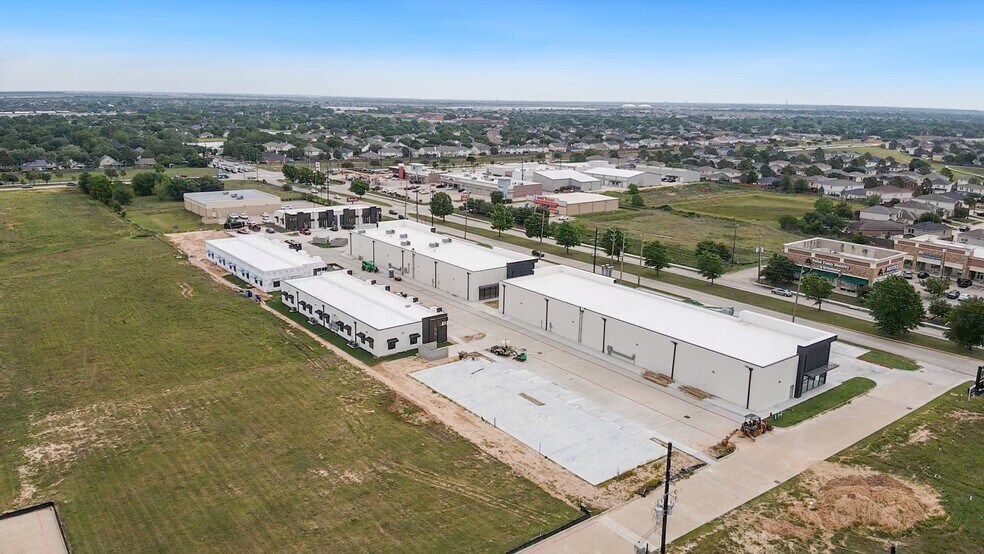 More Photos Of 2711 N Mason Rd, Katy General Retail For Sale