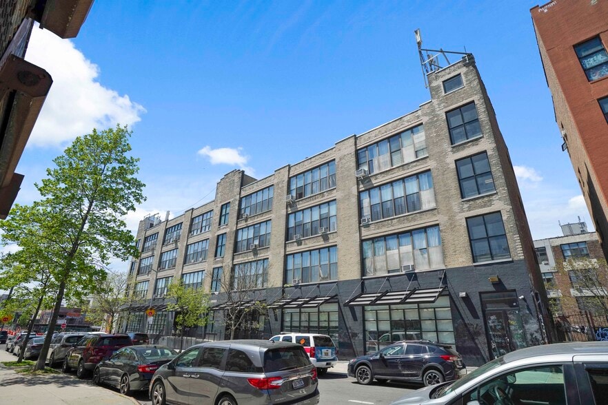 More Photos Of 449-465 Troutman St, Brooklyn Apartments For Lease