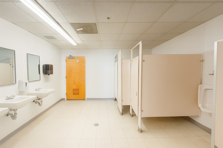 More Photos Of 310-312 Northern Ave, Boston Refrigeration Cold Storage For Sale