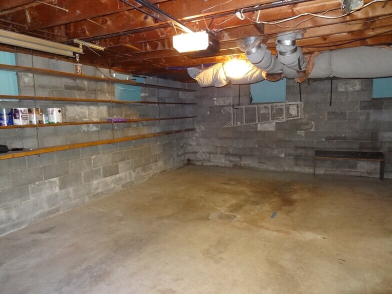 More Photos Of 93 Maple Ave, Morgantown Office For Sale