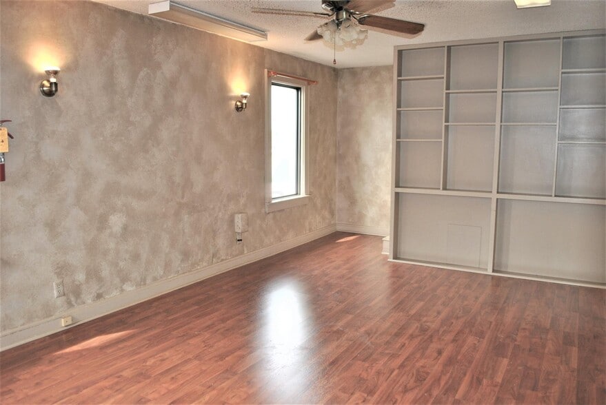 More Photos Of 5424 W Broad St, Columbus Storefront Retail Residential For Lease
