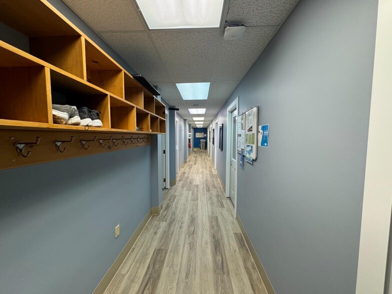 More Photos Of 7 E Water St, Little Curren Storefront Retail Residential For Sale