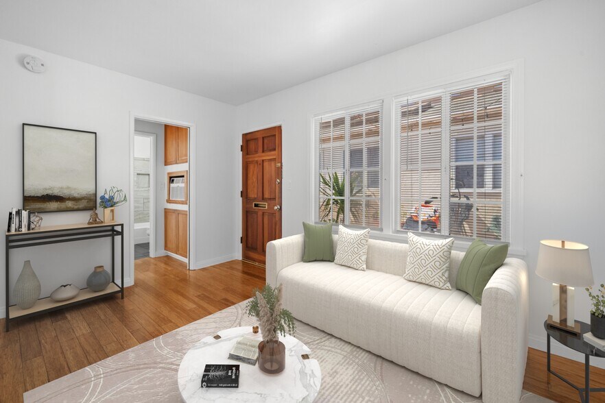 More Photos Of 1726 Abbot Kinney Blvd, Venice Apartments For Sale