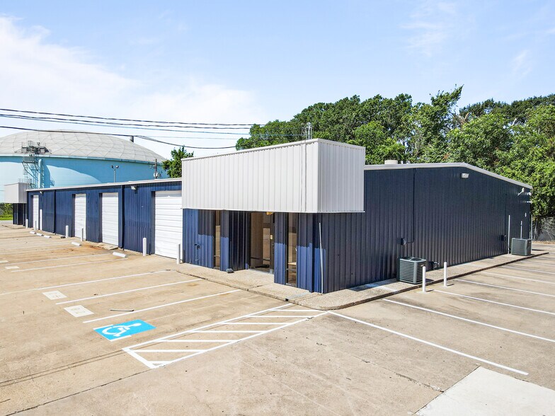 More Photos Of 1500 Brittmoore Rd, Houston Warehouse For Lease