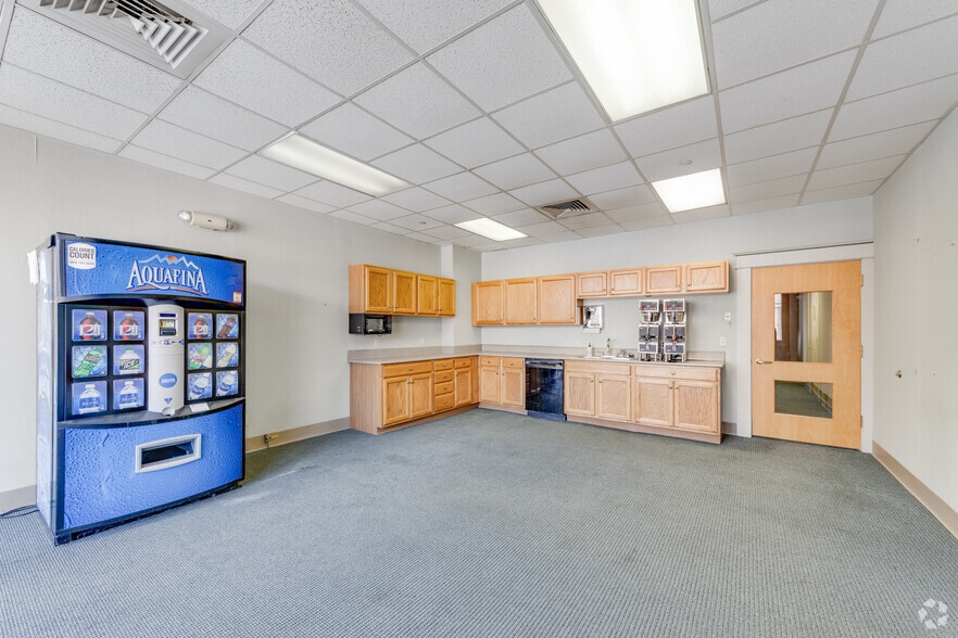 More Photos Of 348 N Burdick St, Kalamazoo Medical For Lease