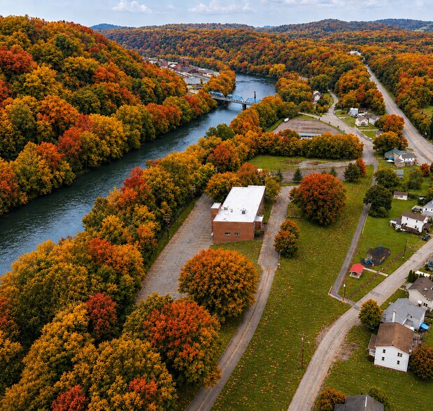 More Photos Of 1 Kiski Ave, Leechburg Office For Sale