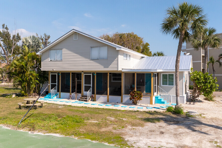 Primary Photo Of 610 Donax St, Sanibel Apartments For Sale