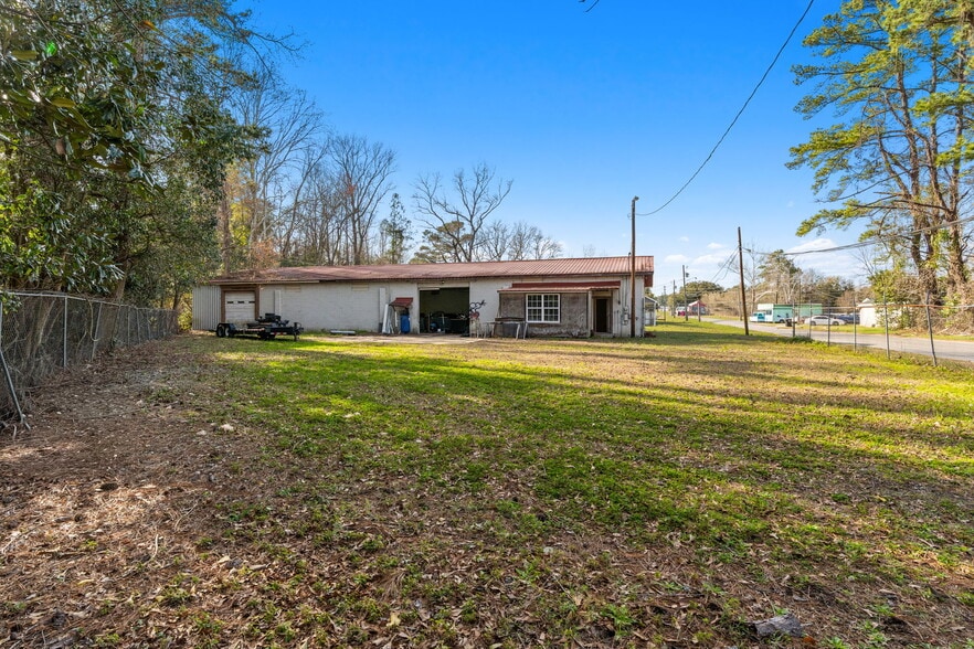 More Photos Of 101 Watering St, Tabor City Flex For Sale