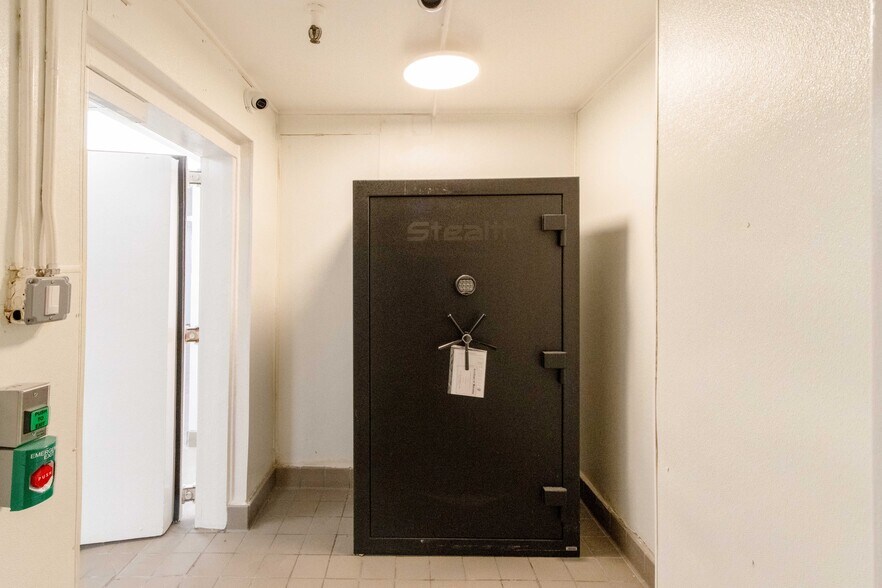 More Photos Of 877-879 Bryant St, San Francisco Office For Sale