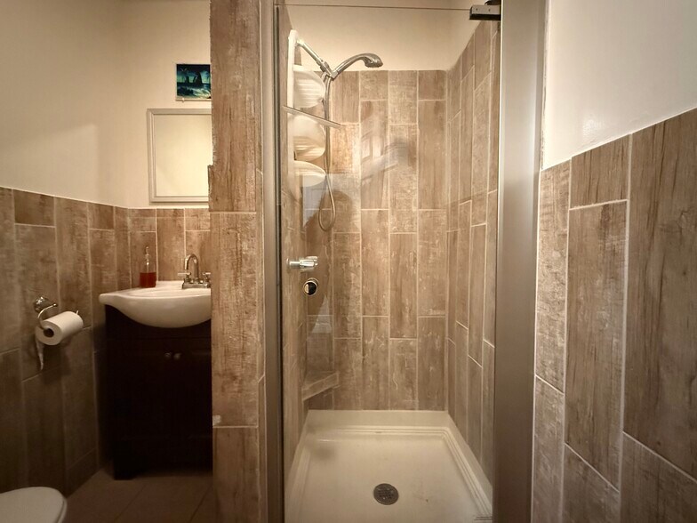 More Photos Of 5402 S Zarzamora St, San Antonio Restaurant For Sale
